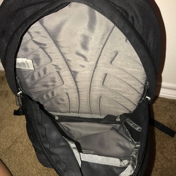 North Face Backpack - Picture 3 of 4